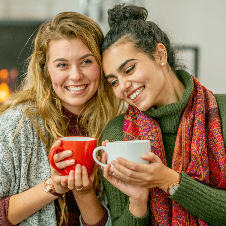 2 mensen met koffie